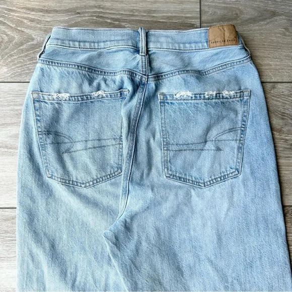 American  Eagle Light Wash High Waist Baggy Jean Distressed - Picture 11 of 12